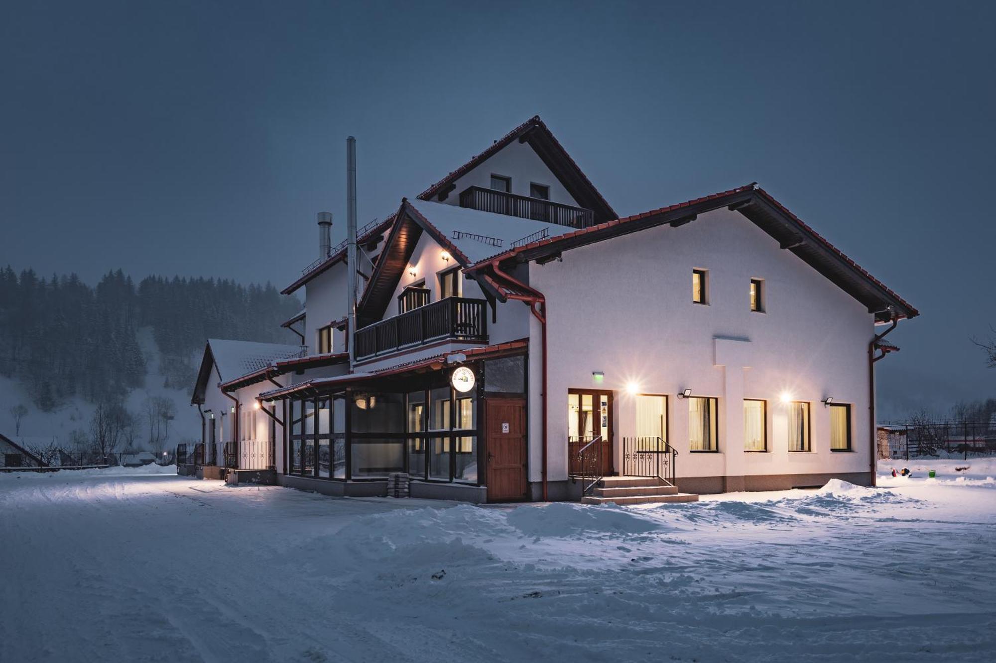 Hotel Rabbit Bran Moieciu de Jos Exteriör bild
